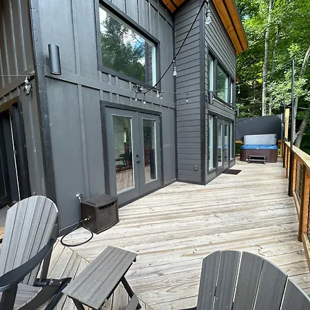 Modern Luxury Cabin W Hot Tub